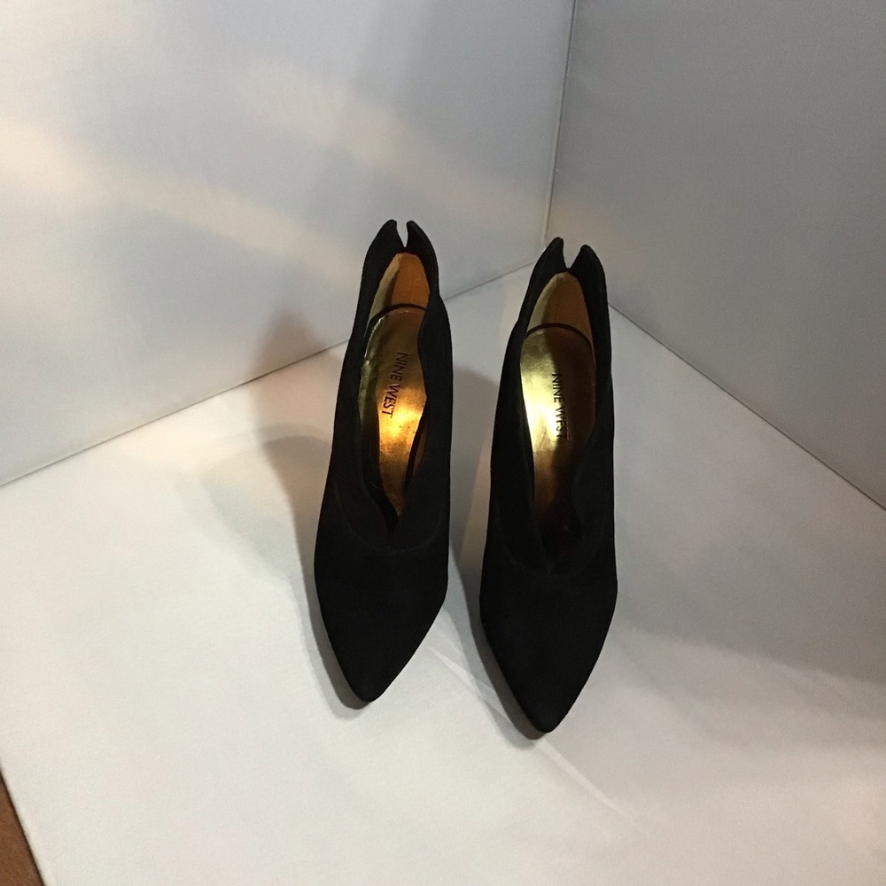 Nine West Black Suede Pump